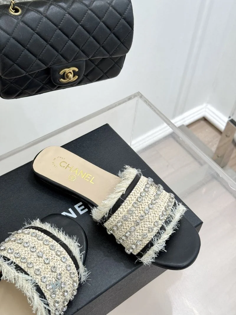 Chanel Slippers Youthful 19879