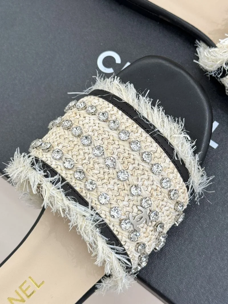 Chanel Slippers Youthful 19879