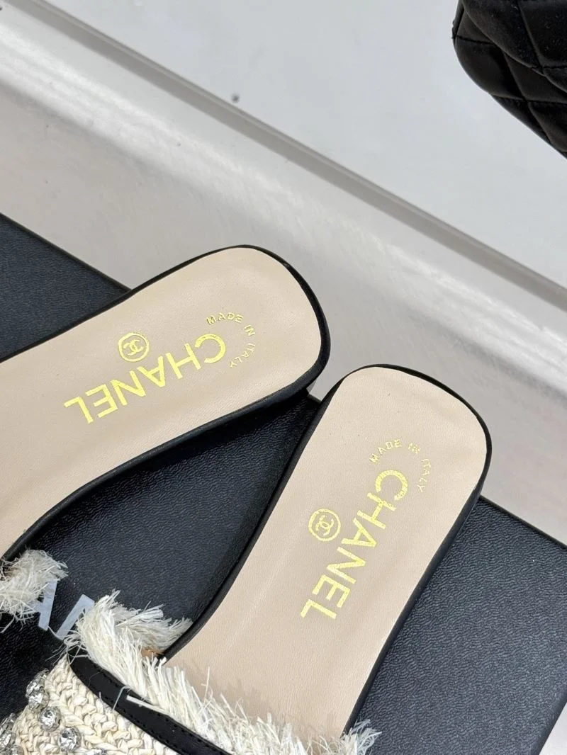 Chanel Slippers Youthful 19879