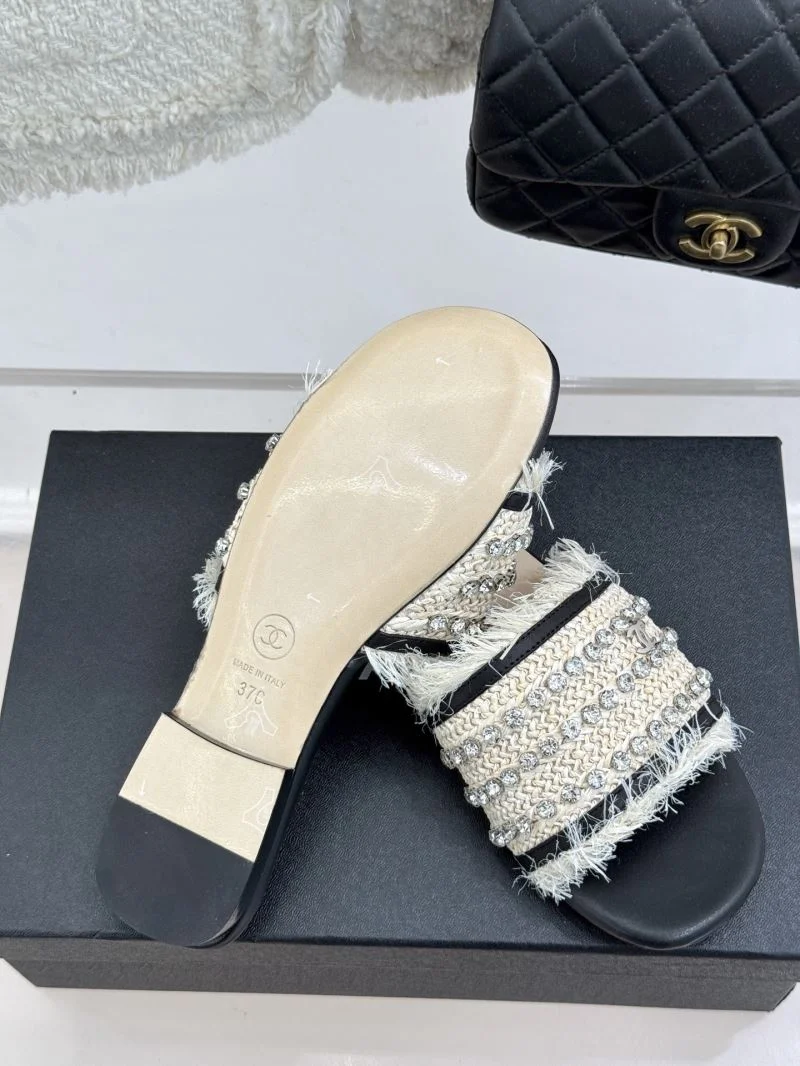 Chanel Slippers Youthful 19879