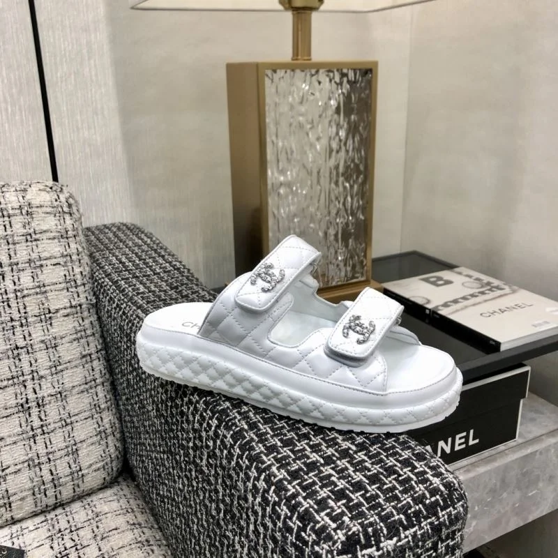 Stylish Chanel Slippers 19830