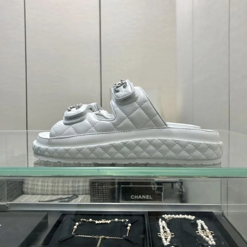 Stylish Chanel Slippers 19830