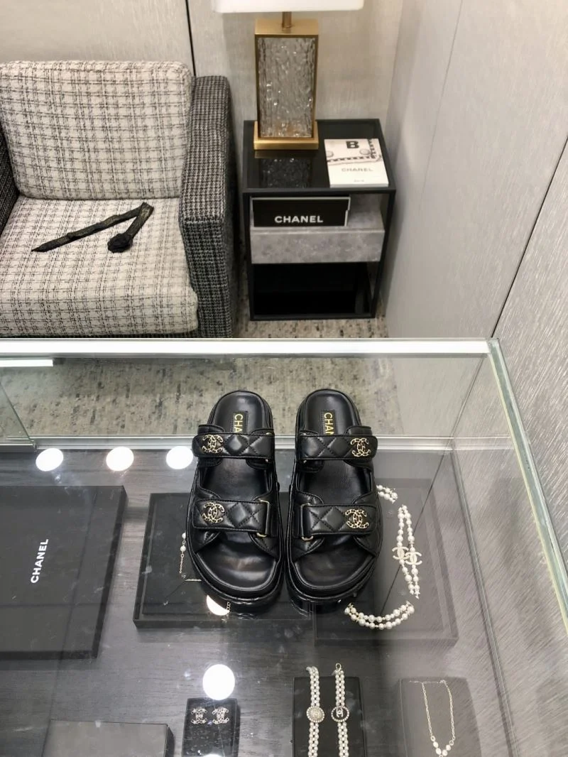 Versatile Chanel Slippers 19833
