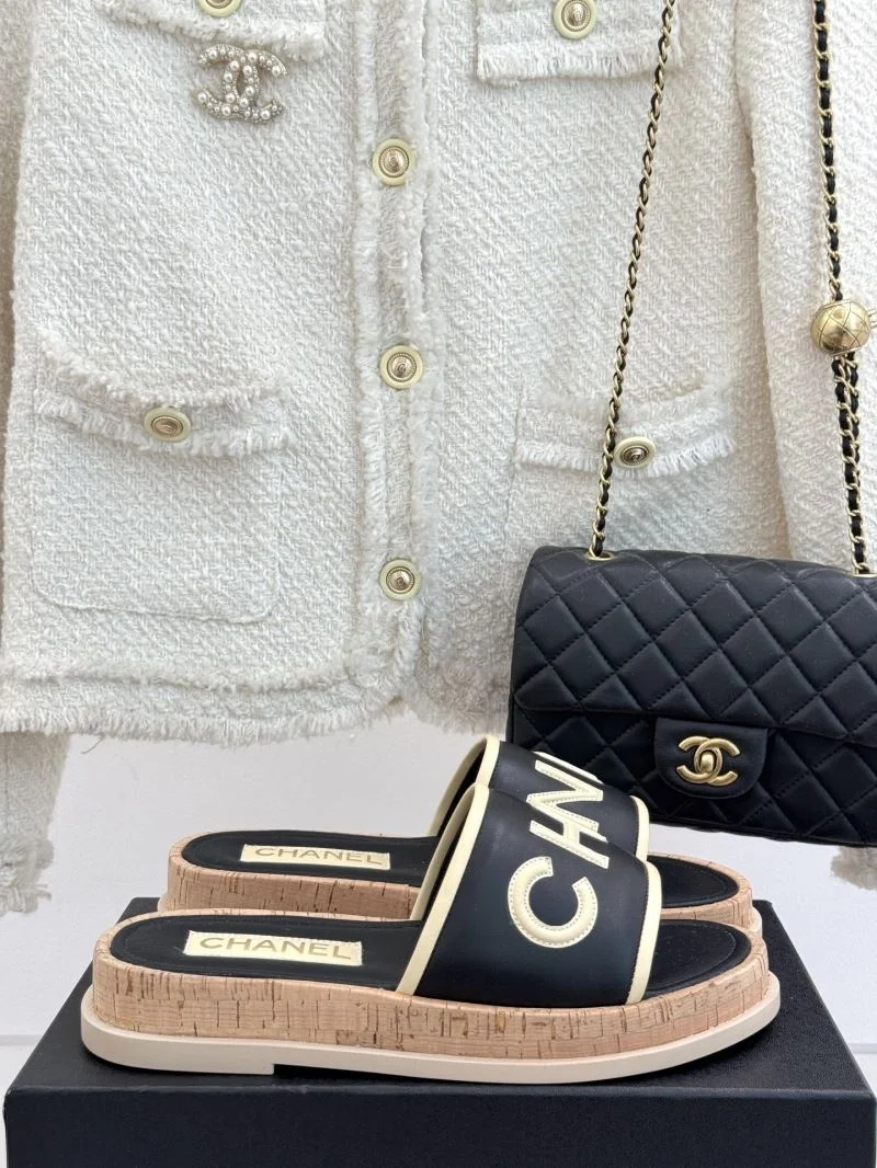 Chanel Slippers Sleek 19785