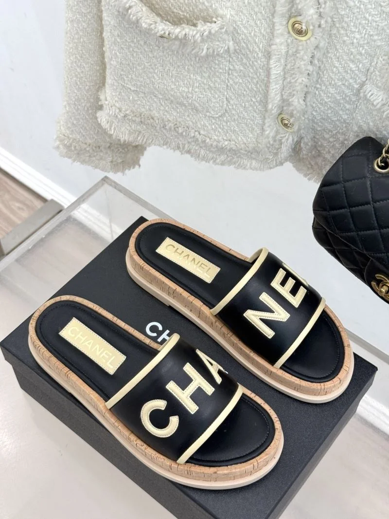 Chanel Slippers Sleek 19785