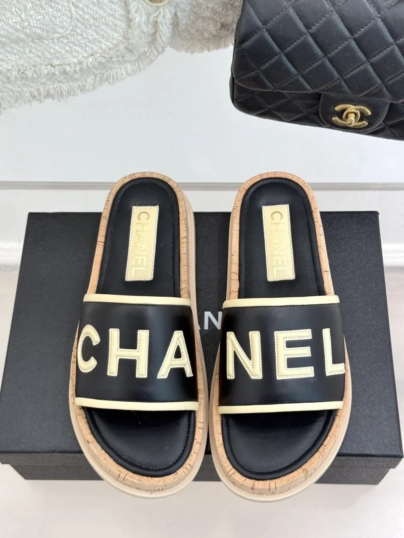 Chanel Slippers Sleek 19785