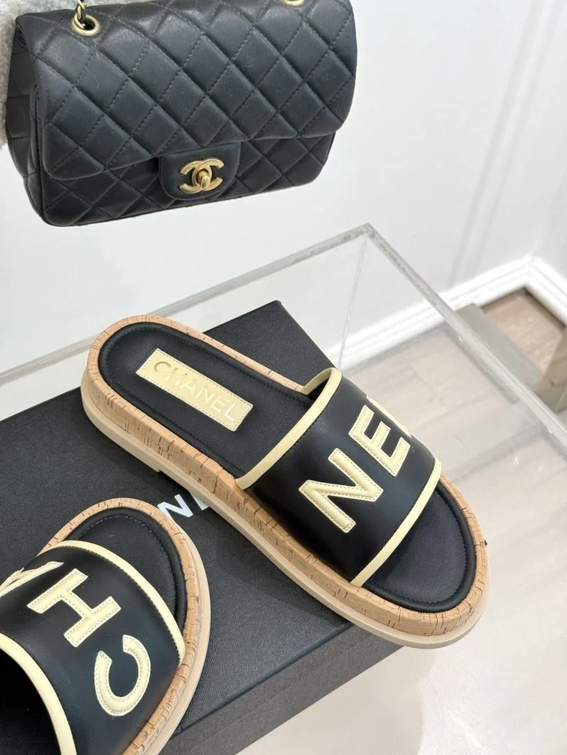 Chanel Slippers Sleek 19785
