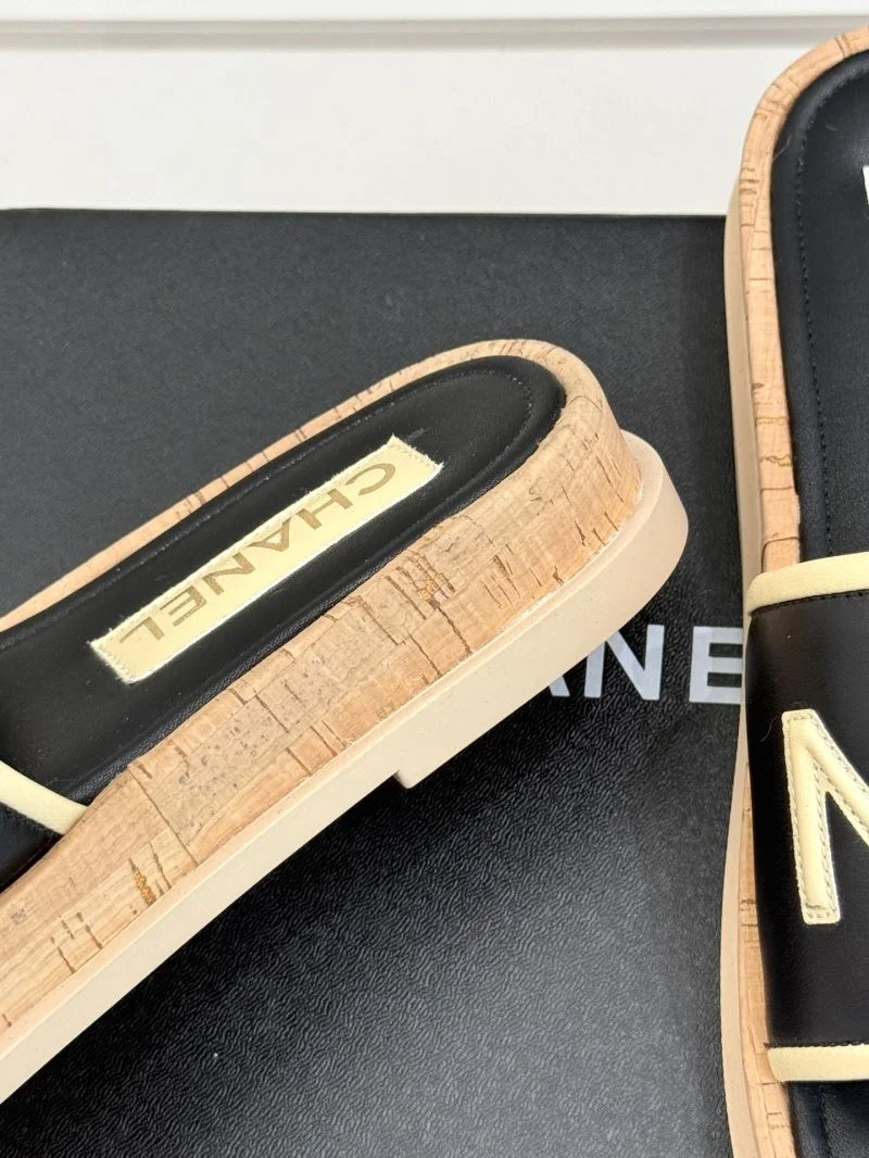 Chanel Slippers Sleek 19785