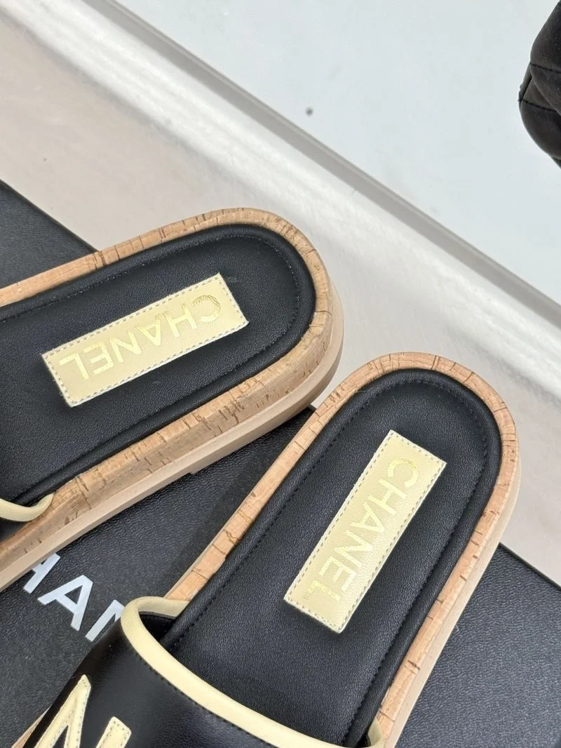 Chanel Slippers Sleek 19785