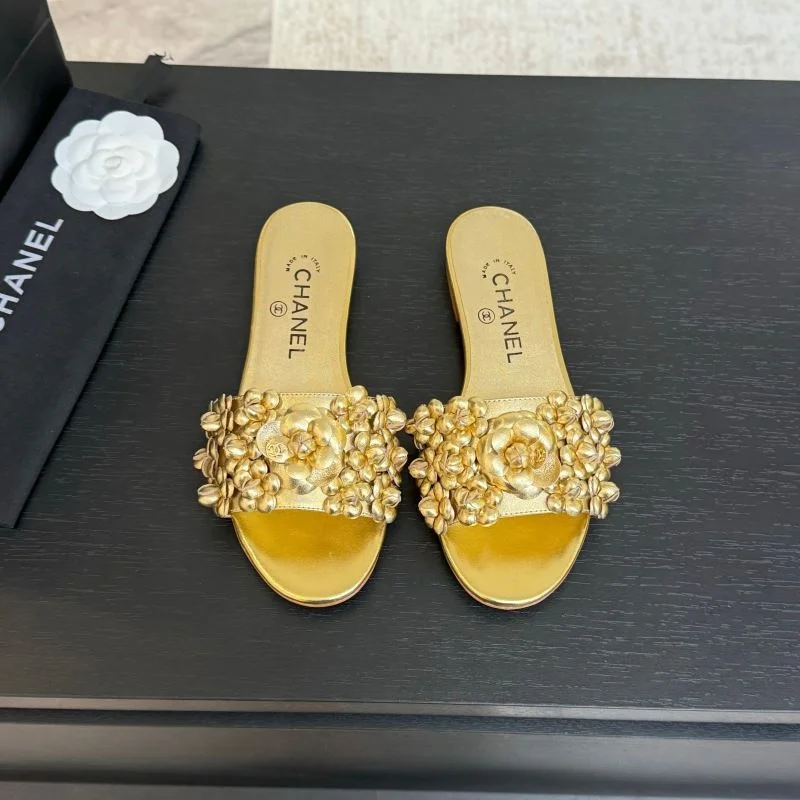 Elegant Chanel Slippers 19773