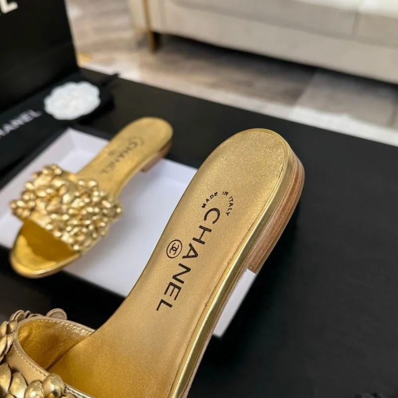 Elegant Chanel Slippers 19773