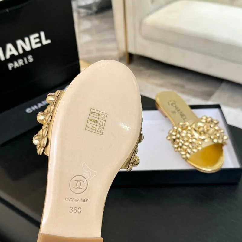 Elegant Chanel Slippers 19773
