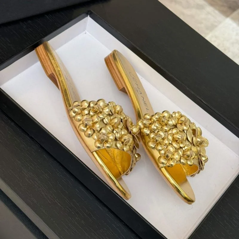 Elegant Chanel Slippers 19773