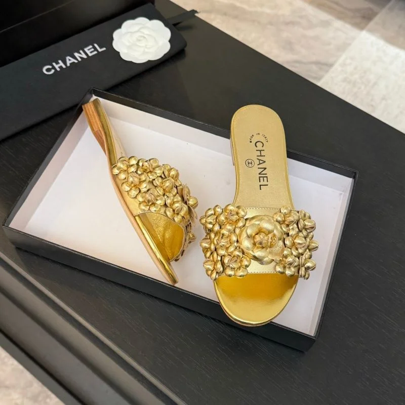 Elegant Chanel Slippers 19773
