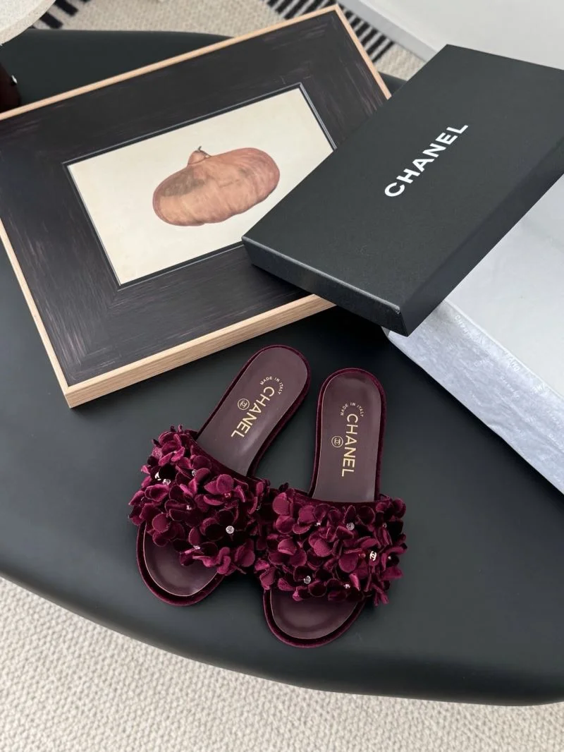 Modern Chanel Slippers 19755
