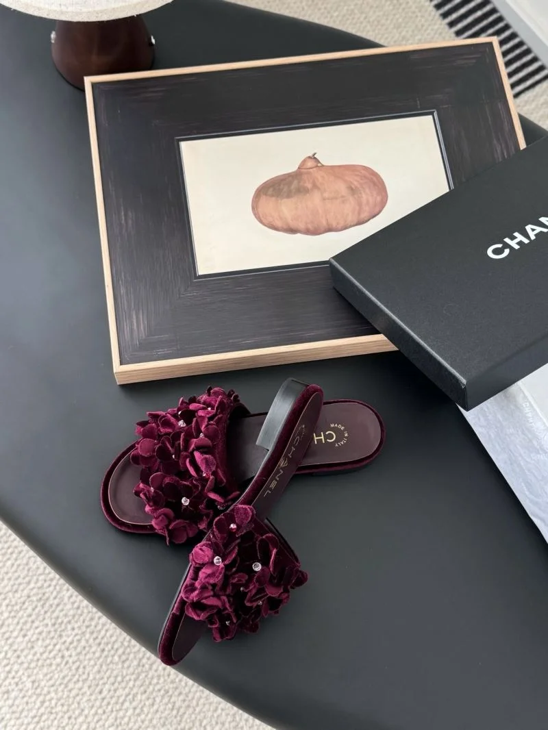 Modern Chanel Slippers 19755