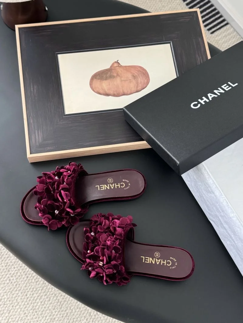 Modern Chanel Slippers 19755
