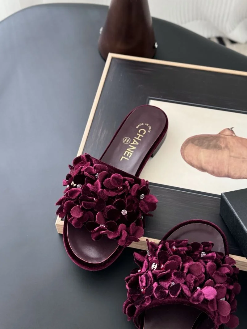 Modern Chanel Slippers 19755