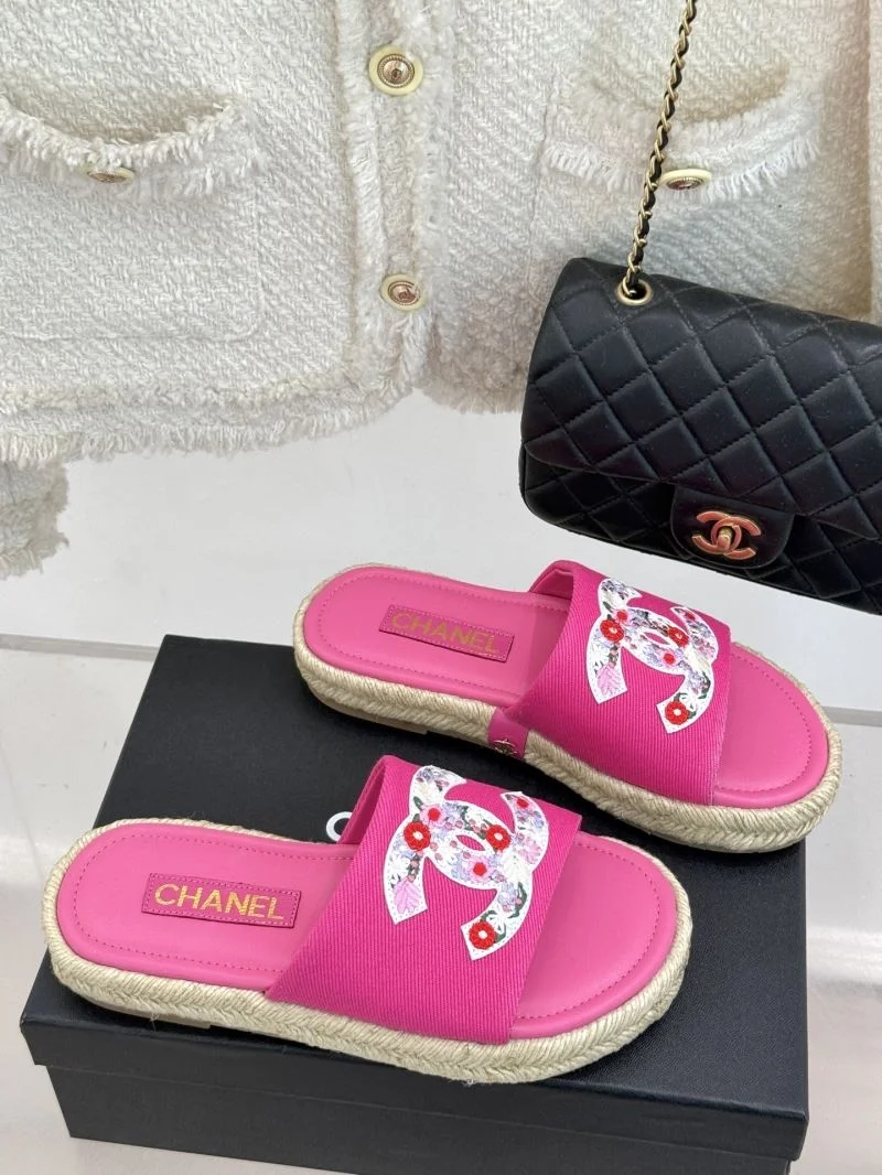 Chanel Slippers Bold 19751