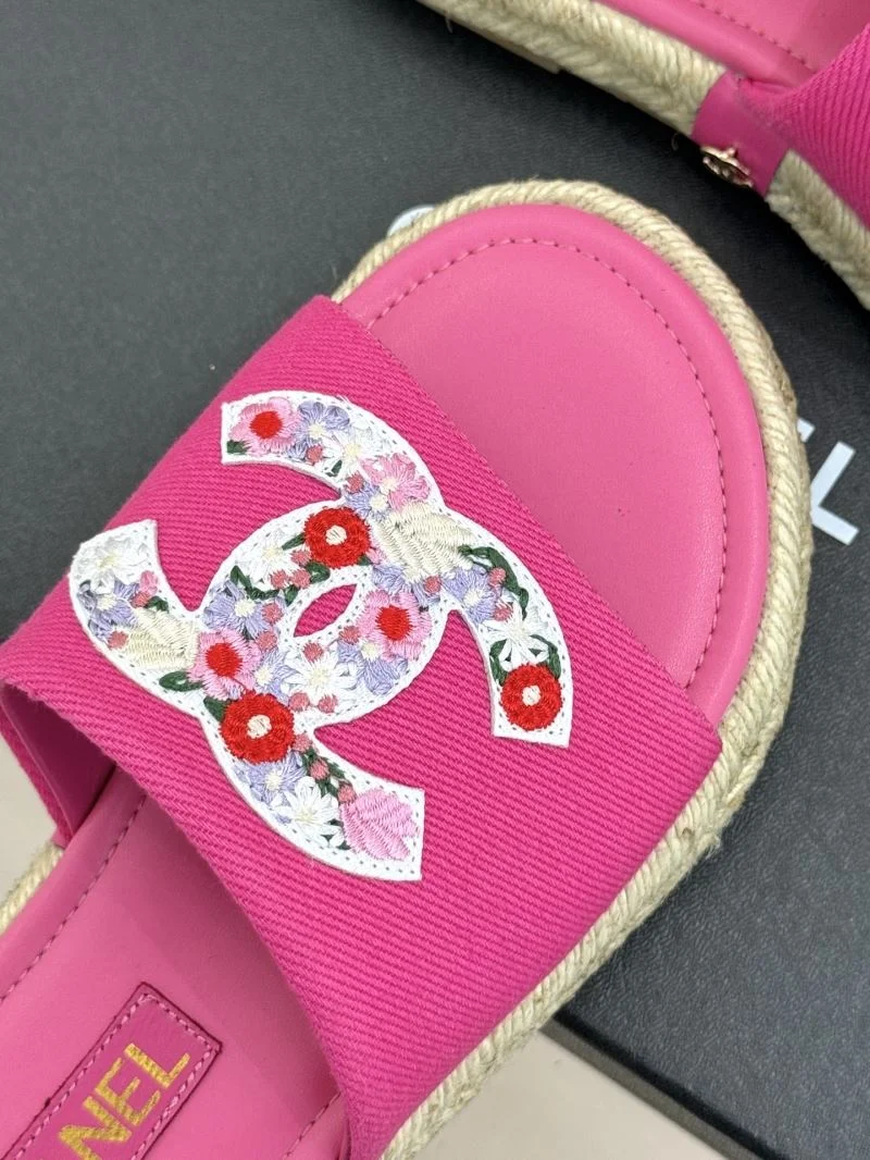 Chanel Slippers Bold 19751