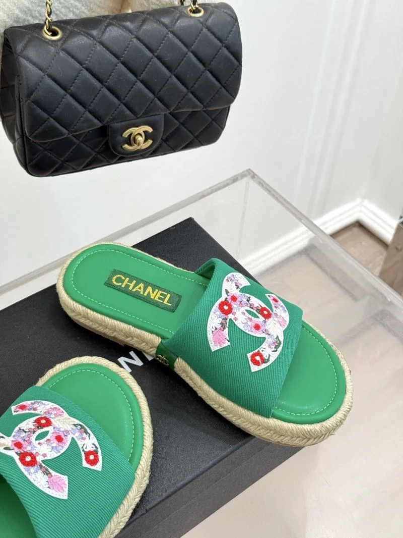 MoistureWicking Chanel Slippers 19772