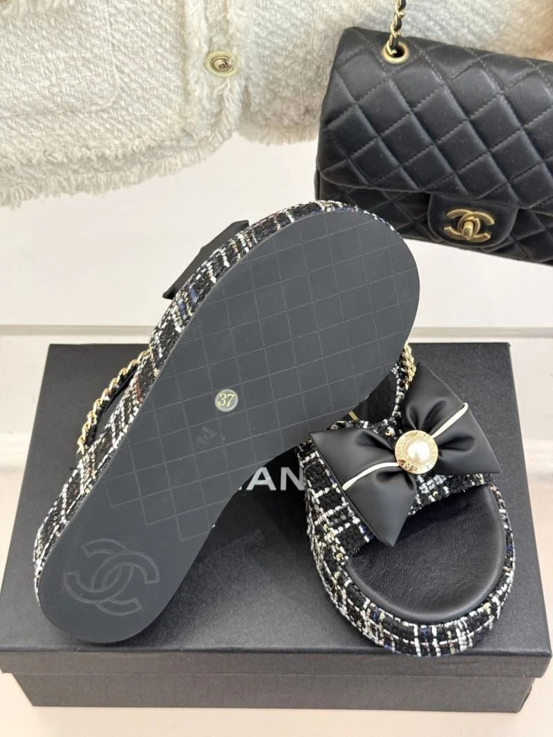 Original Chanel Slippers 19747