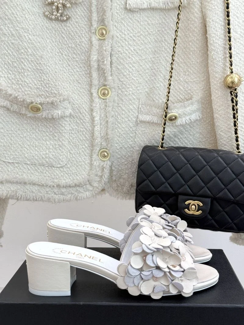 Chanel Slippers Sporty 19730