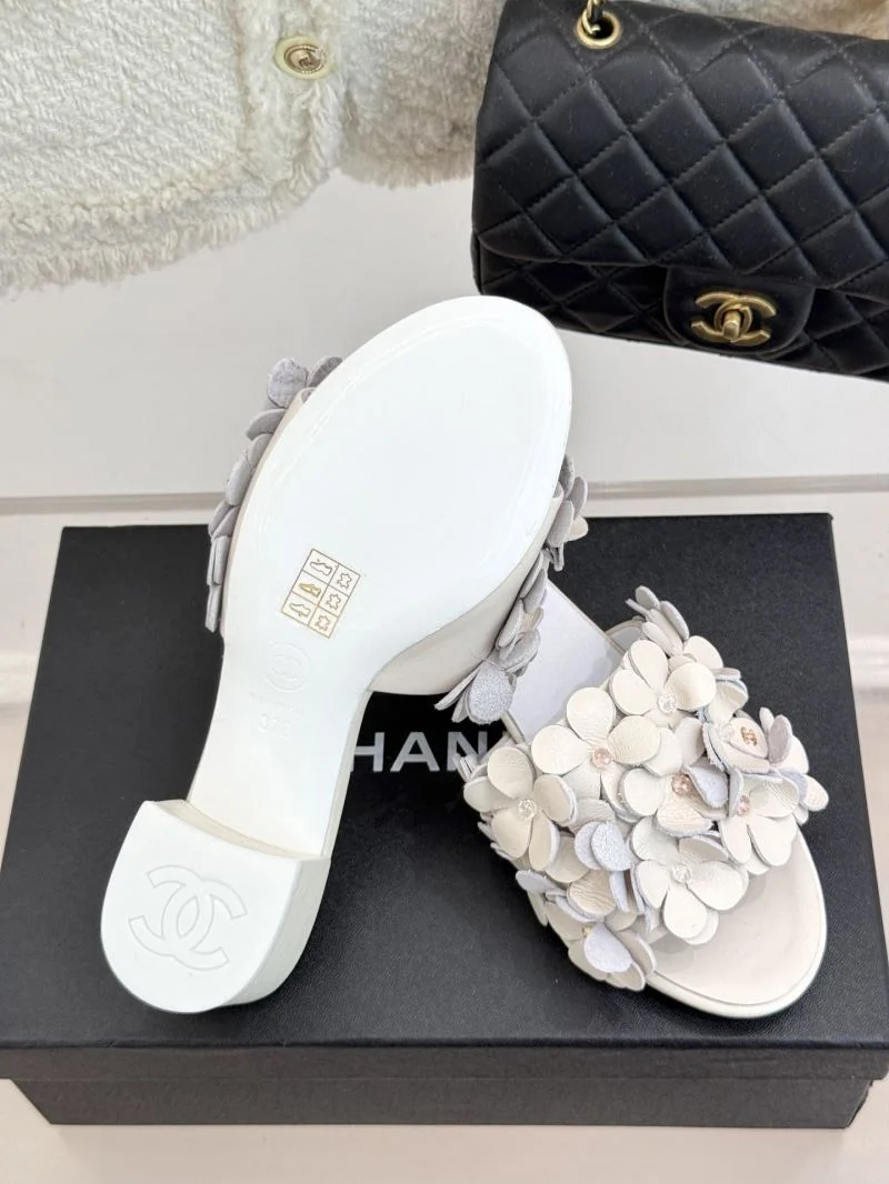 Chanel Slippers Sporty 19730