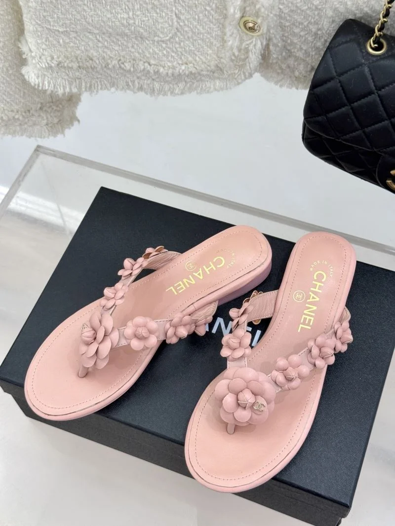 Chanel Slippers Bold 19724