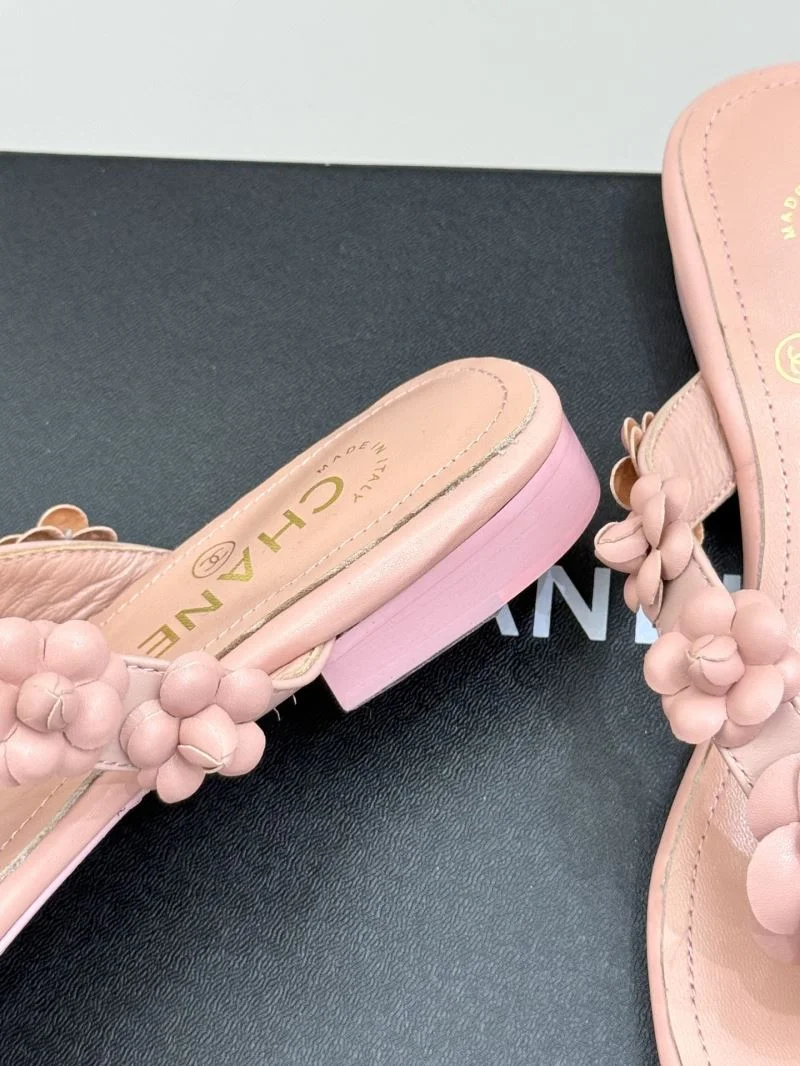 Chanel Slippers Bold 19724