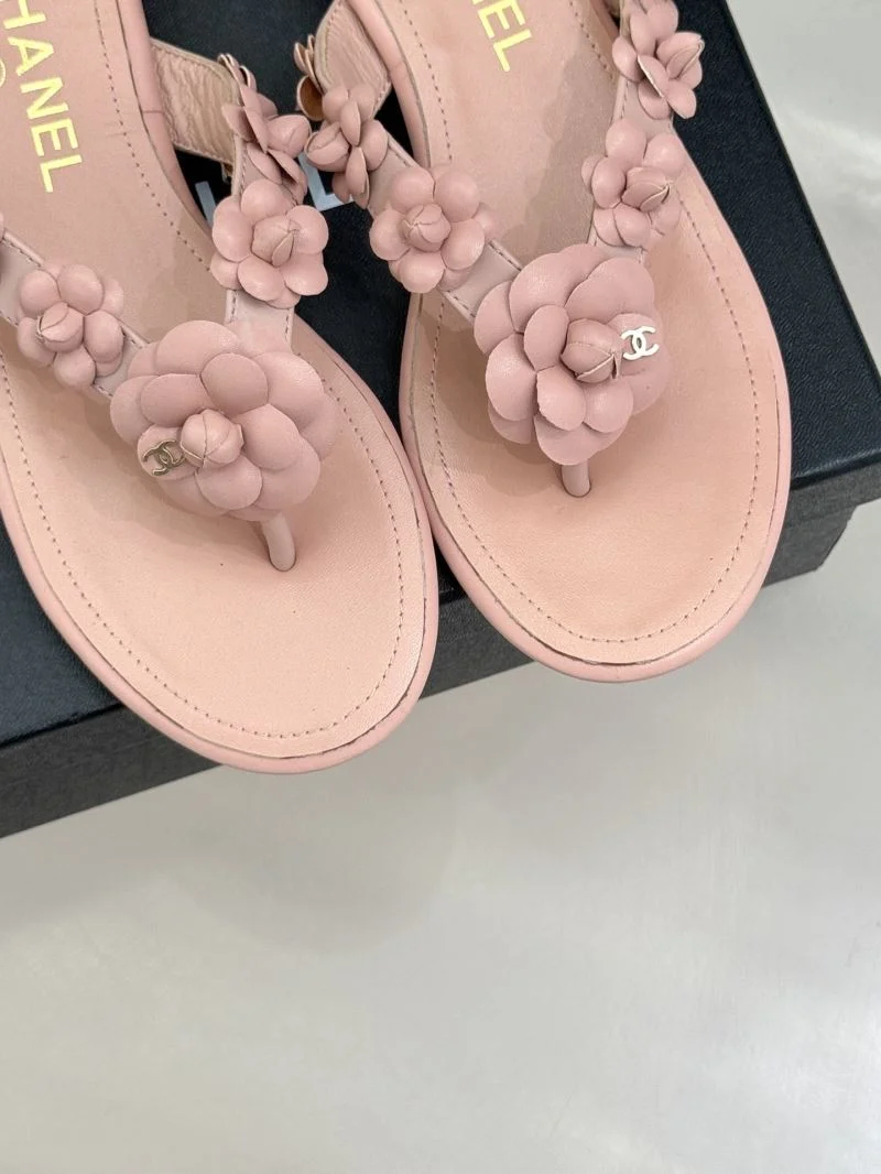 Chanel Slippers Bold 19724