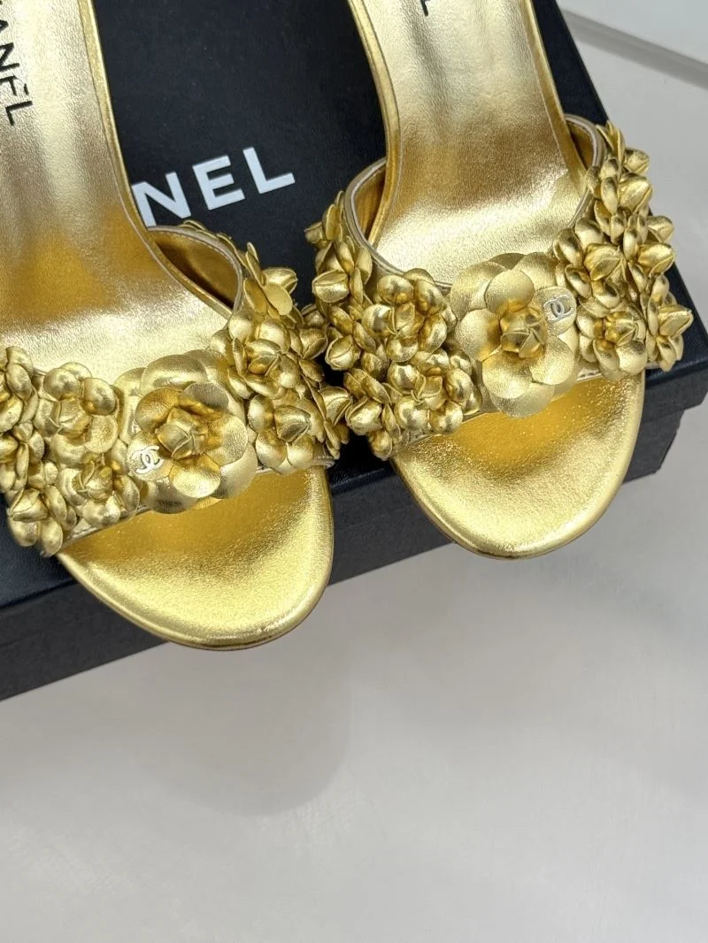 Chanel Slippers Sleek 19711
