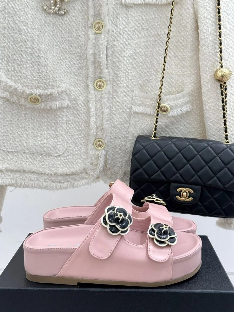 EyeCatching Chanel Slippers 19750