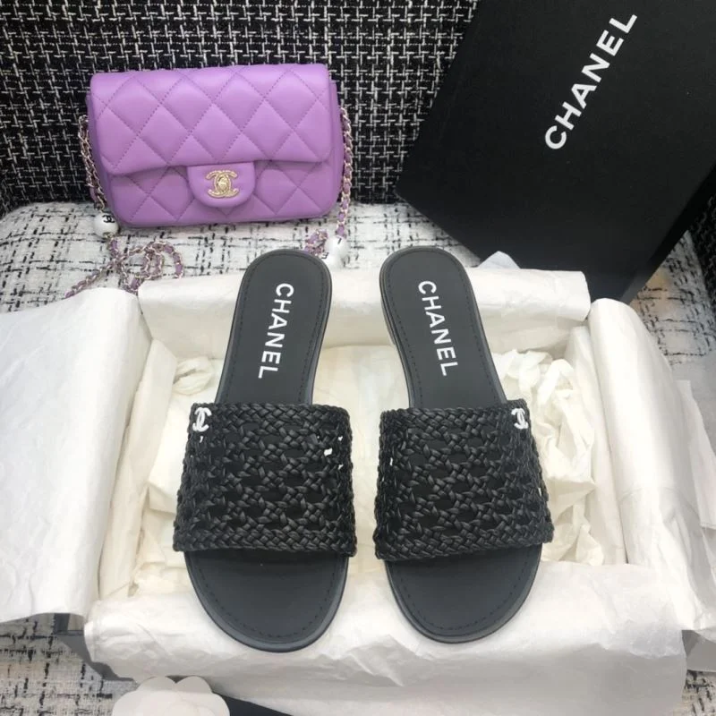 EyeCatching Chanel Slippers 19737