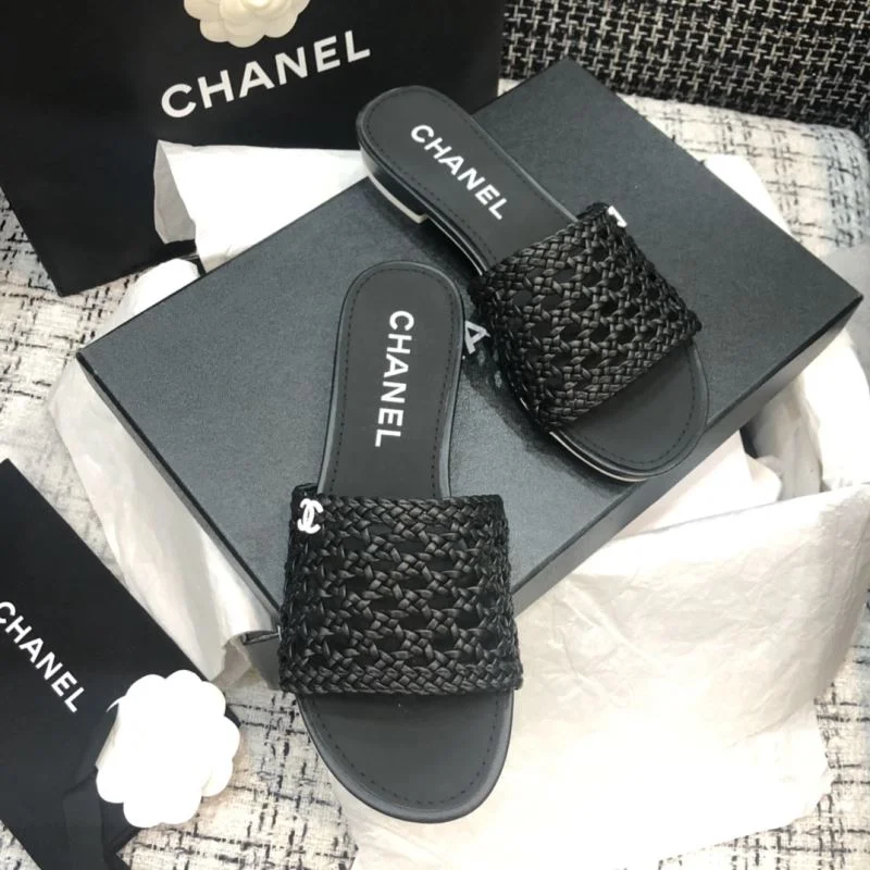 EyeCatching Chanel Slippers 19737