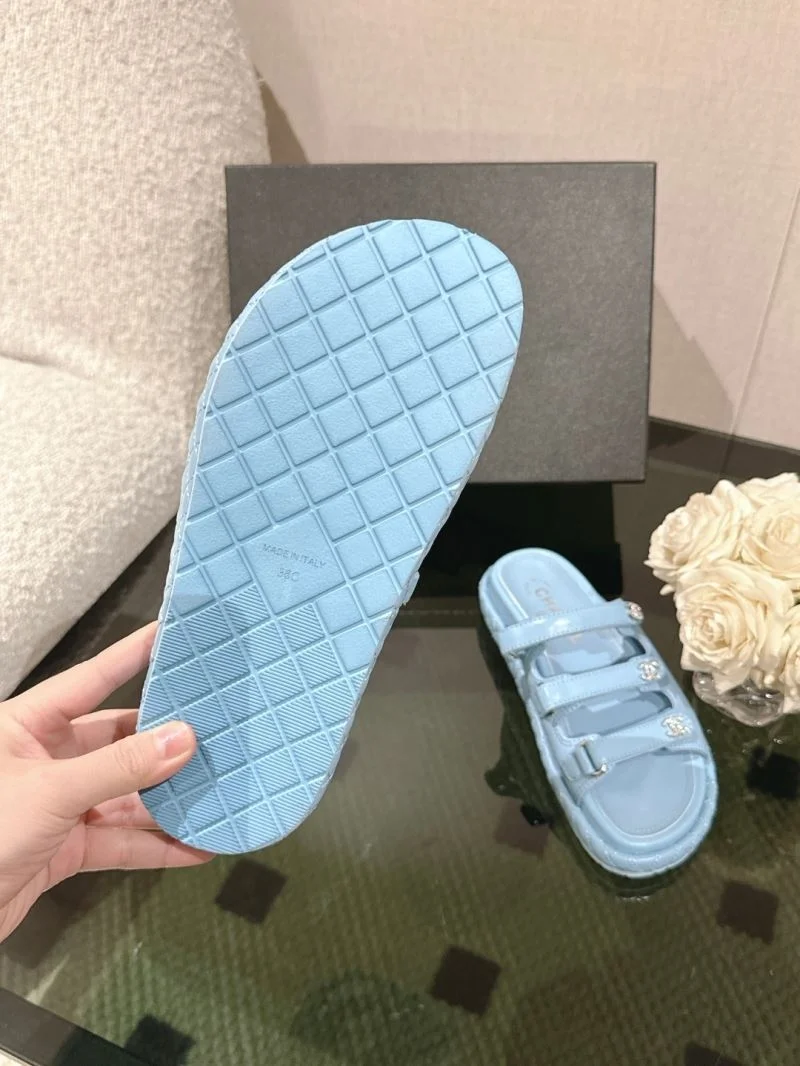 Chanel Slippers Unique 19642
