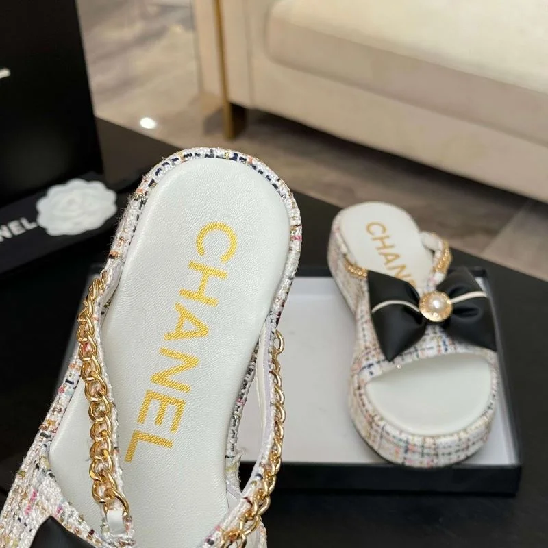 Unique Chanel Slippers 19622