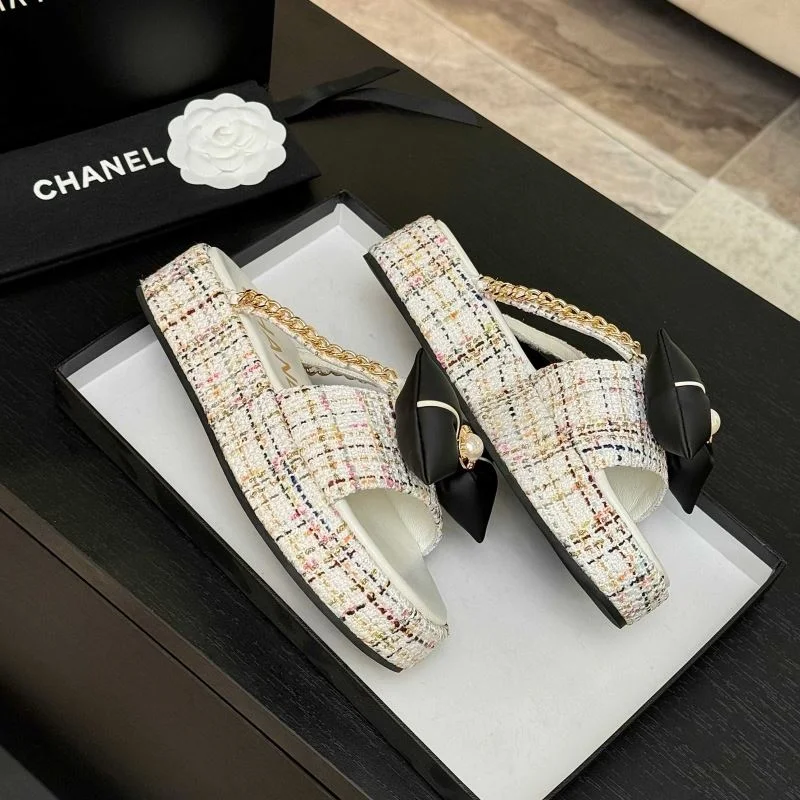 Unique Chanel Slippers 19622