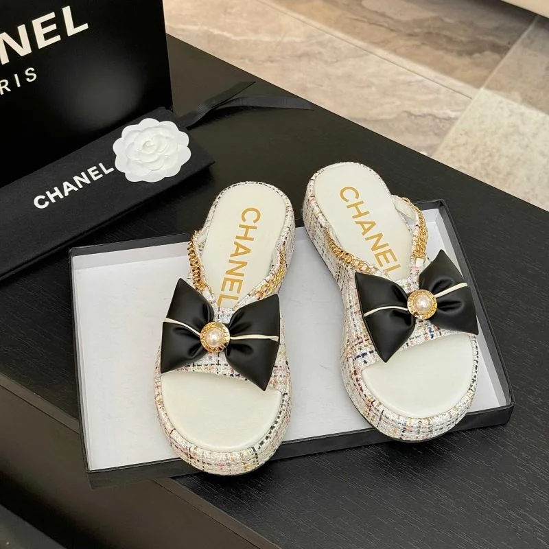 Unique Chanel Slippers 19622