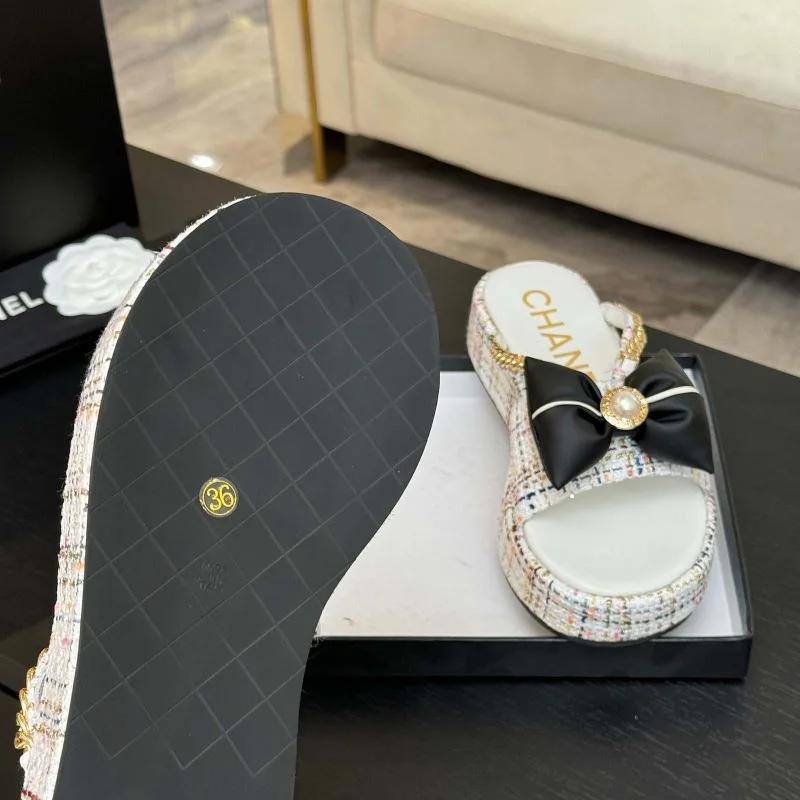 Unique Chanel Slippers 19622