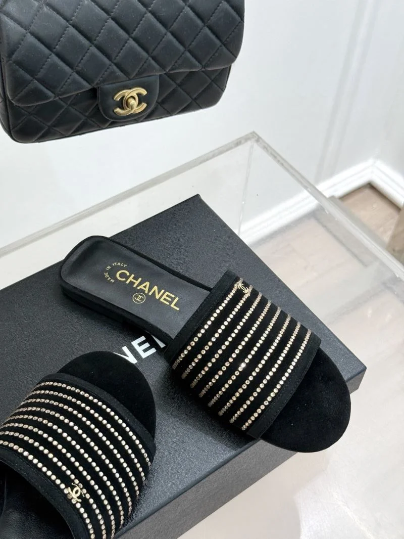 Chanel Slippers UrbanChic 19617