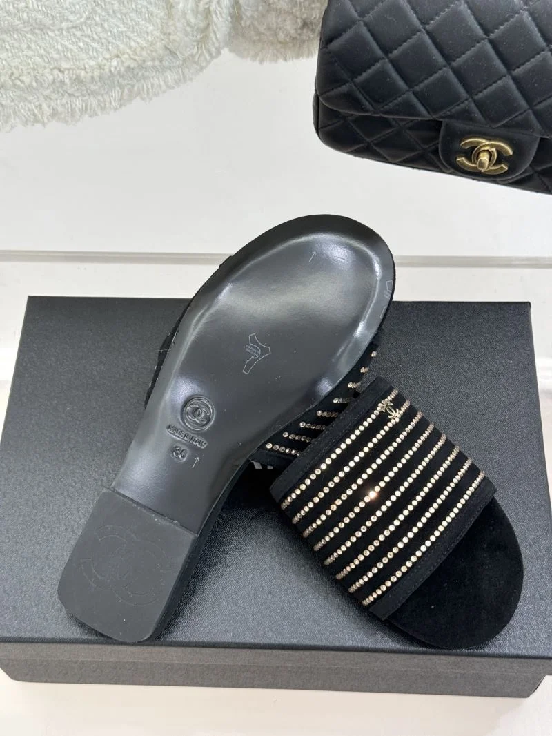 Chanel Slippers UrbanChic 19617