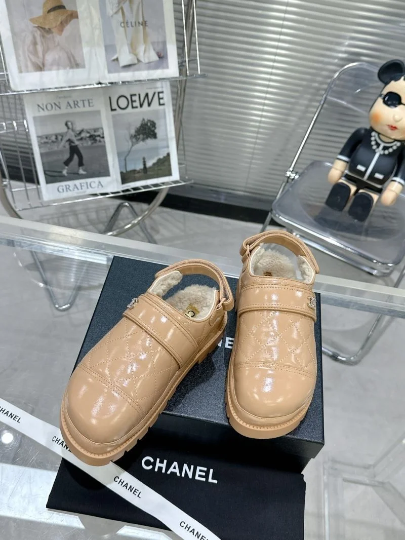 Chanel Slippers Lightweight 19614
