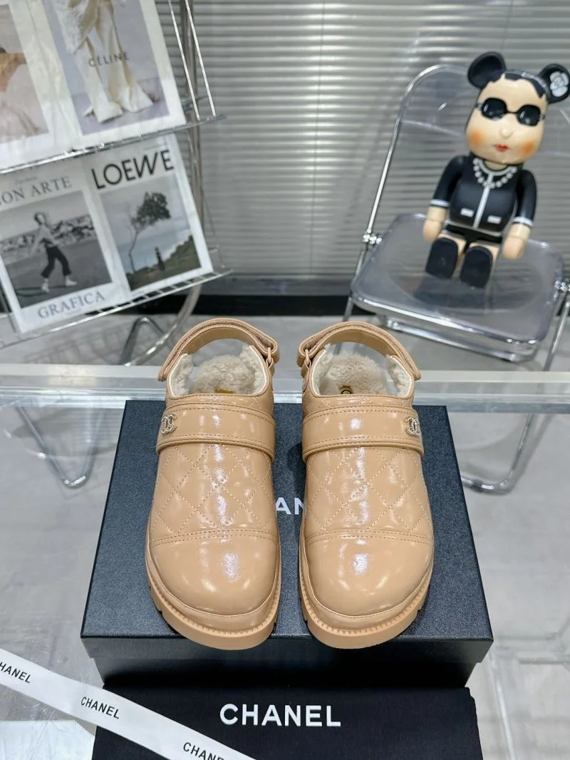 Chanel Slippers Lightweight 19614