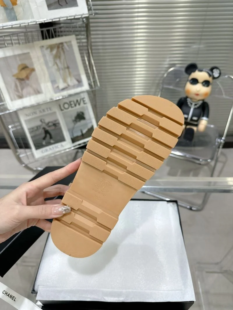 Chanel Slippers Lightweight 19614