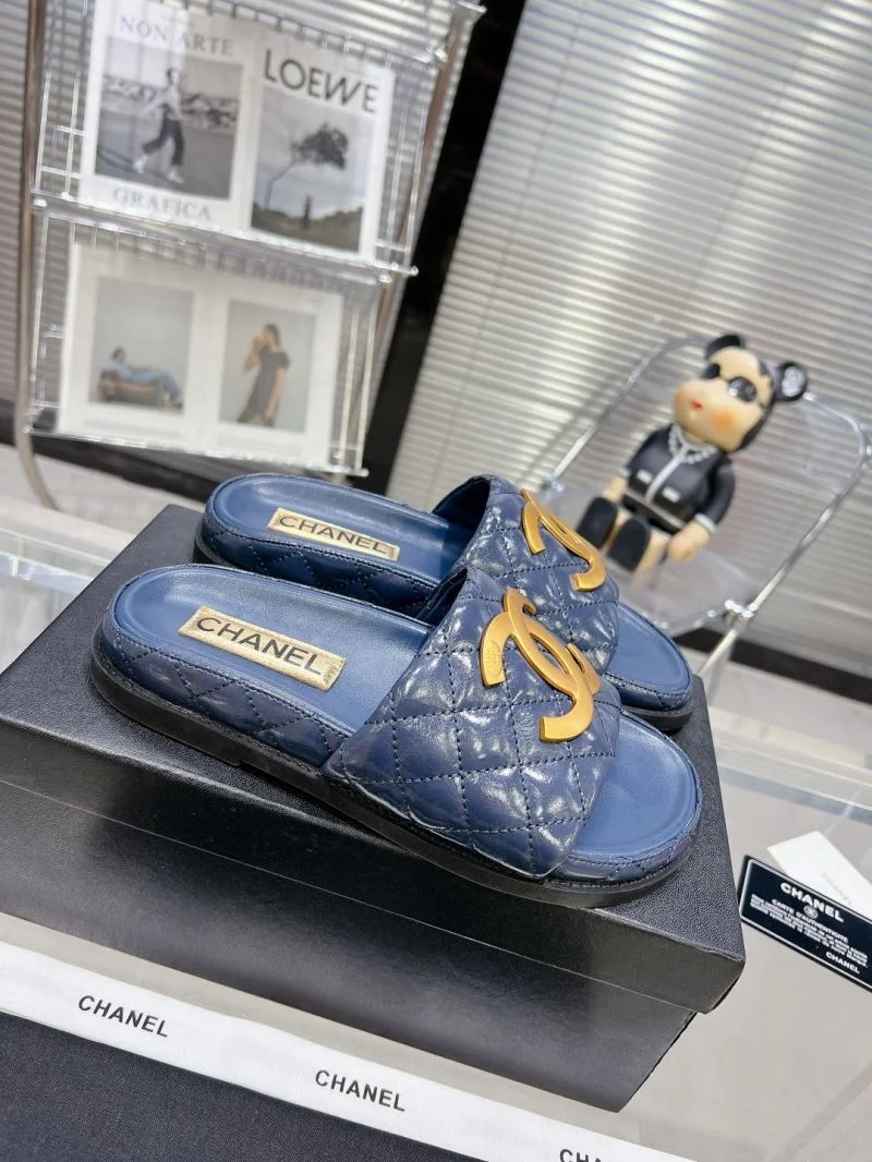 Chanel Slippers Bold 19613