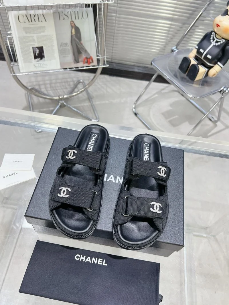 Chanel Slippers Minimalist 19601