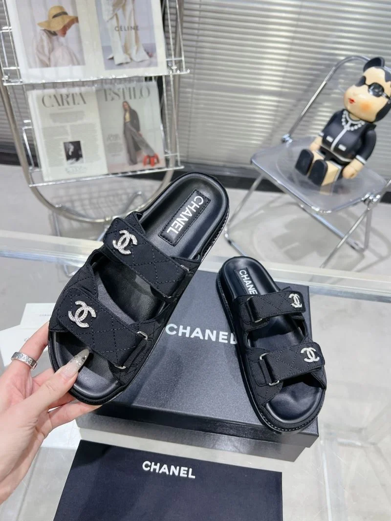 Chanel Slippers Minimalist 19601