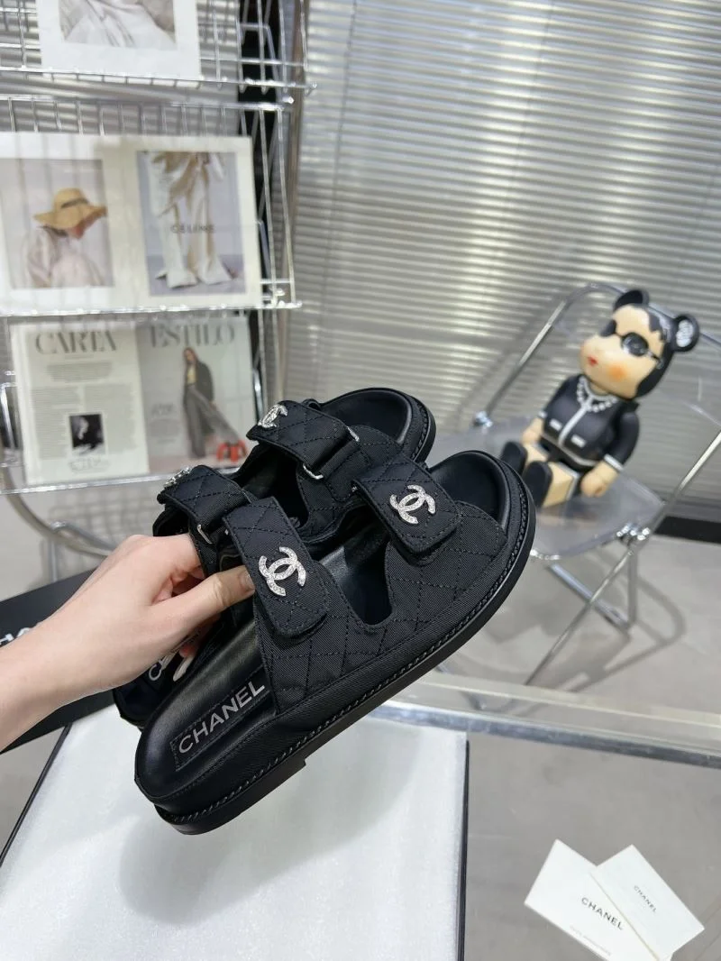 Chanel Slippers Minimalist 19601