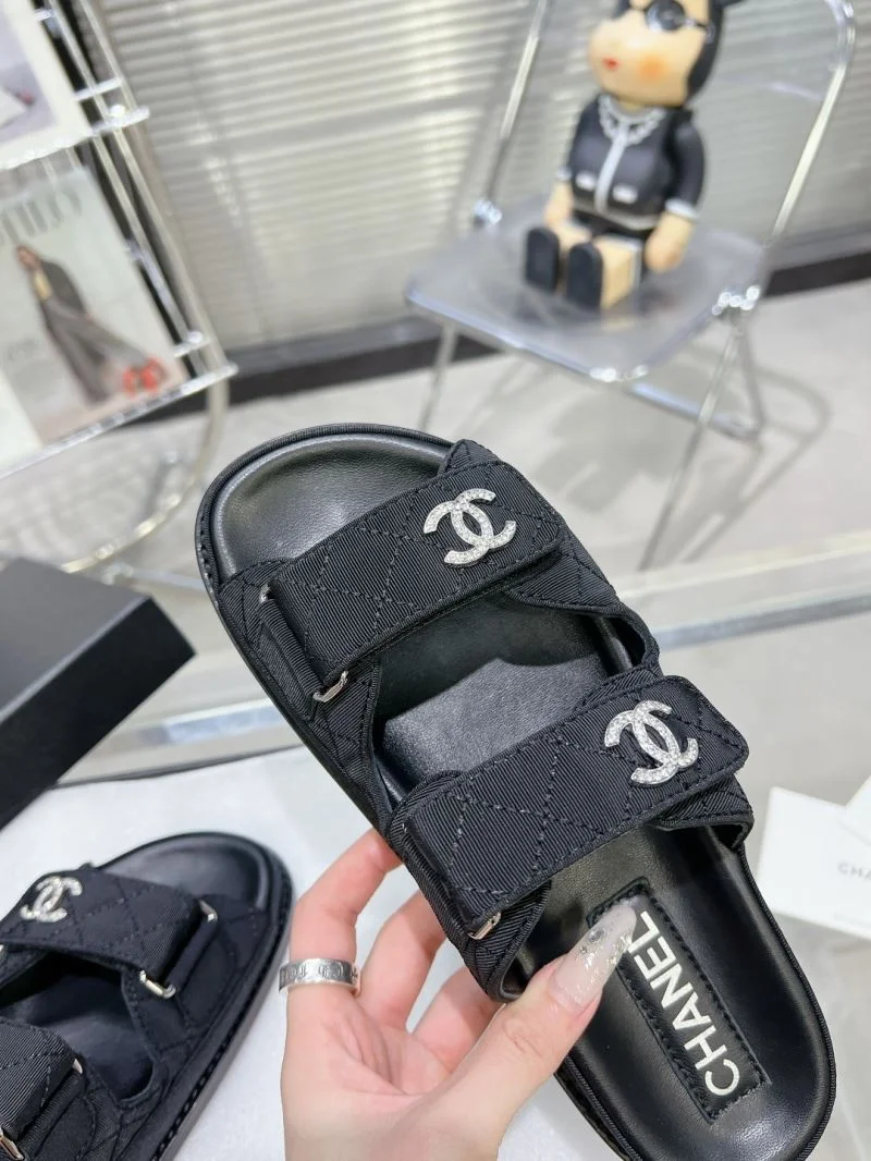 Chanel Slippers Minimalist 19601
